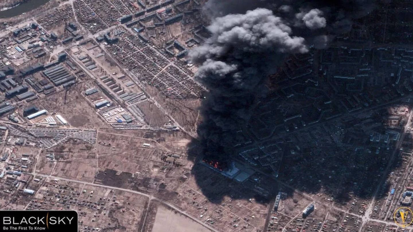 Bombardeo ruso sobre la zona de Chernihiv, en una imagen tomada por BlackSky.