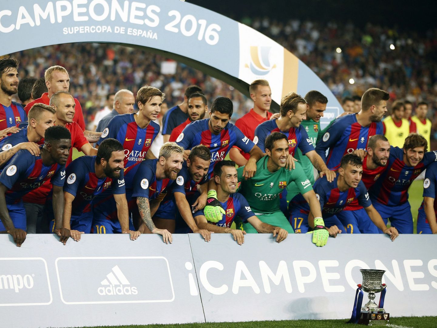 El FC Barcelona venció el pasado año al Sevilla FC en el partido de vuelta de la Supercopa de España. (EFE)