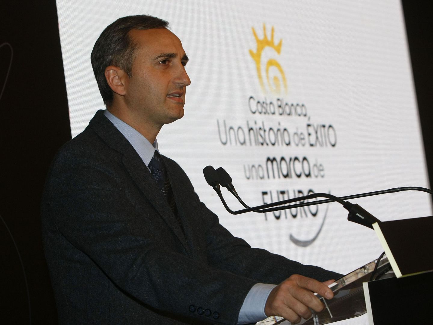 El presidente de la Diputación de Alicante, César Sánchez, cuya institución recurrió el decreto de plurilingüismo de la Generalitat. (EFE)