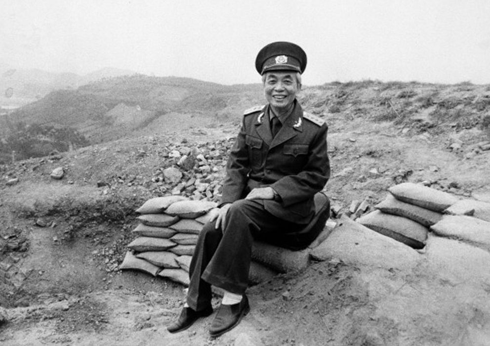 Foto: El general Vo Nguyen Giap, el héroe de Vietnam que derrotó a Francia y Estados Unidos en una vieja fotografía (Archivo).