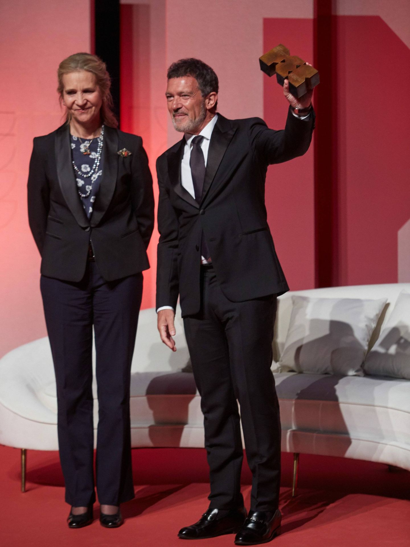 Antonio Banderas y doña Elena, en los premios PEC. (CP)
