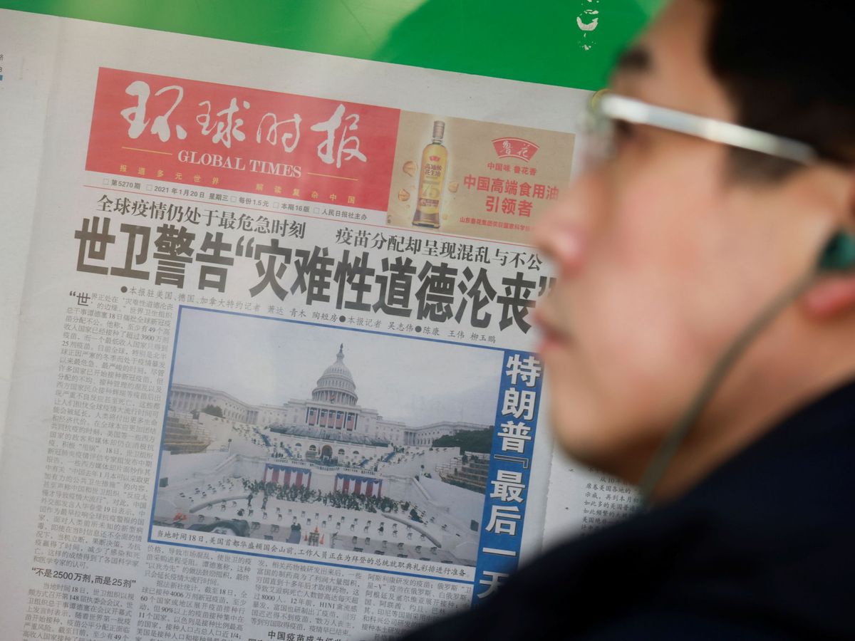 Foto: Un ejemplar en chino del 'Global Times', en Pekín. (Reuters)