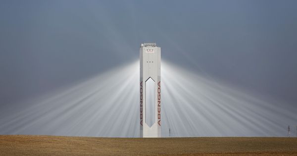 Foto: Torre solar de Abengoa. (Reuters)