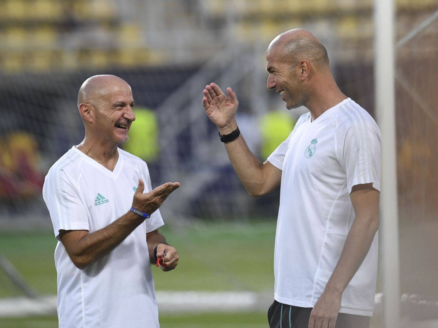 Antonio Pintus juntó a Zidane en un entrenamiento. (Efe)