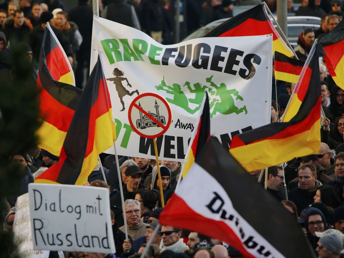 Seguidores del movimiento anti-islam Pegida se manifiestan en Colonia el 9 de enero de 2016. (Reuters)