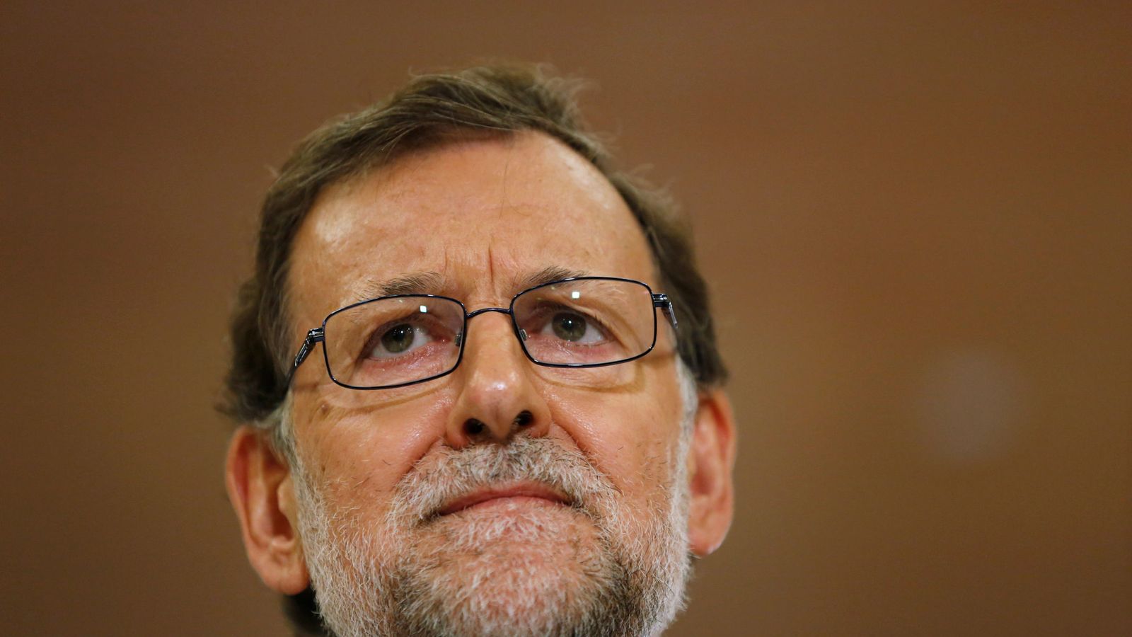 Foto: El presidente del Gobierno en funciones, Mariano Rajoy, tras su reunión con Albert Rivera. (Reuters)
