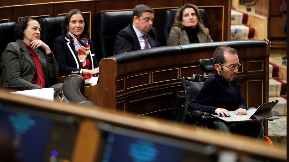 Iglesias lleva a la tribuna el tuit de un concejal del PP sobre la discapacidad de Echenique
