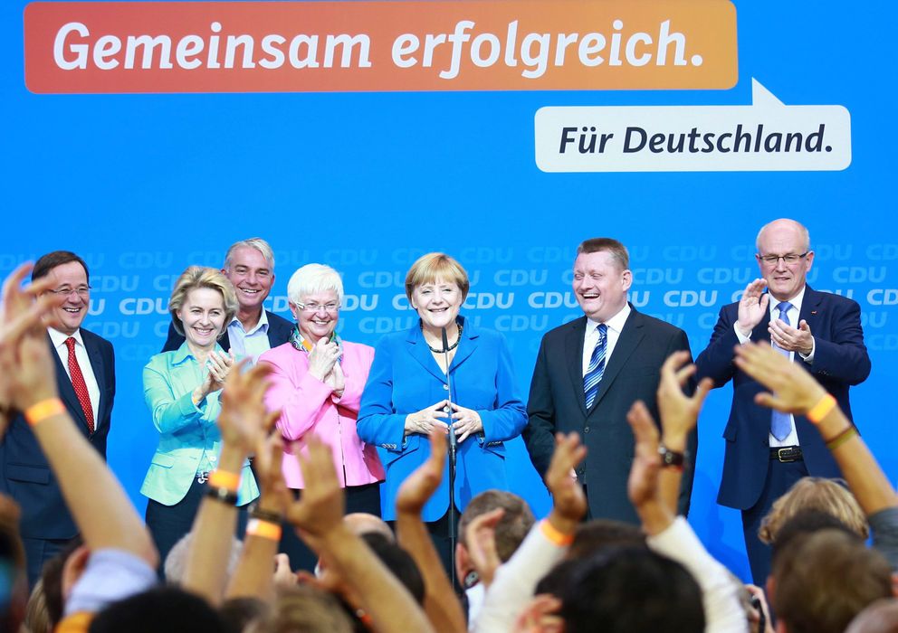 Foto: La canciller alemana celebra ya los buenos resultados de los primeros sondeos a pie de urna. (Efe)
