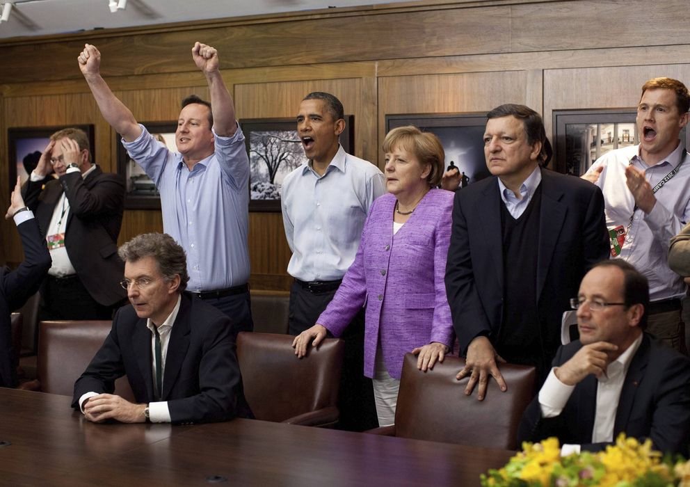 Foto: Los líderes del g8 siguen por televisión la tanda de penaltis de la final de la liga de campeones
