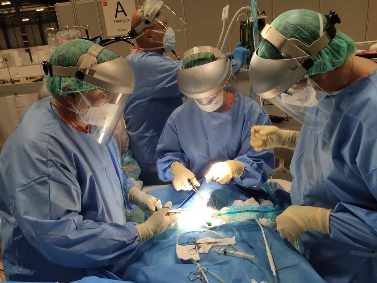 Foto: Primera operación quirúrgica en Ifema