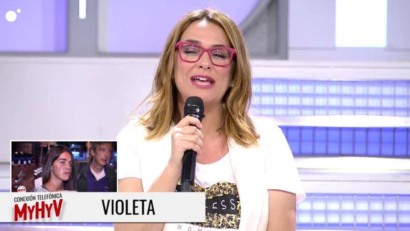 Toñi Moreno habla por teléfono con Violeta, en 'MYHYV'. (Cuatro)