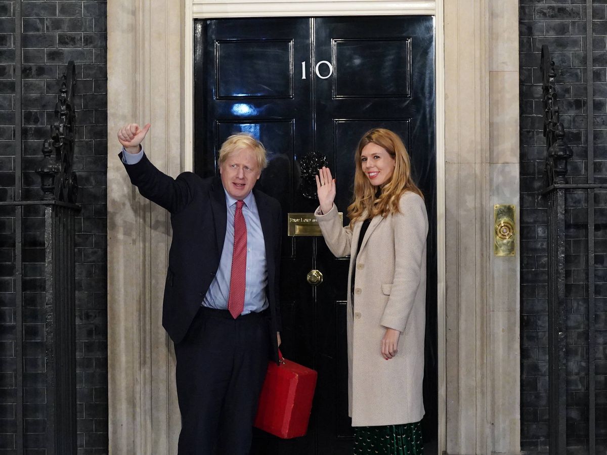 Foto:  Boris Johnson y su pareja Carrie Symonds, en Downing Street. (Getty)