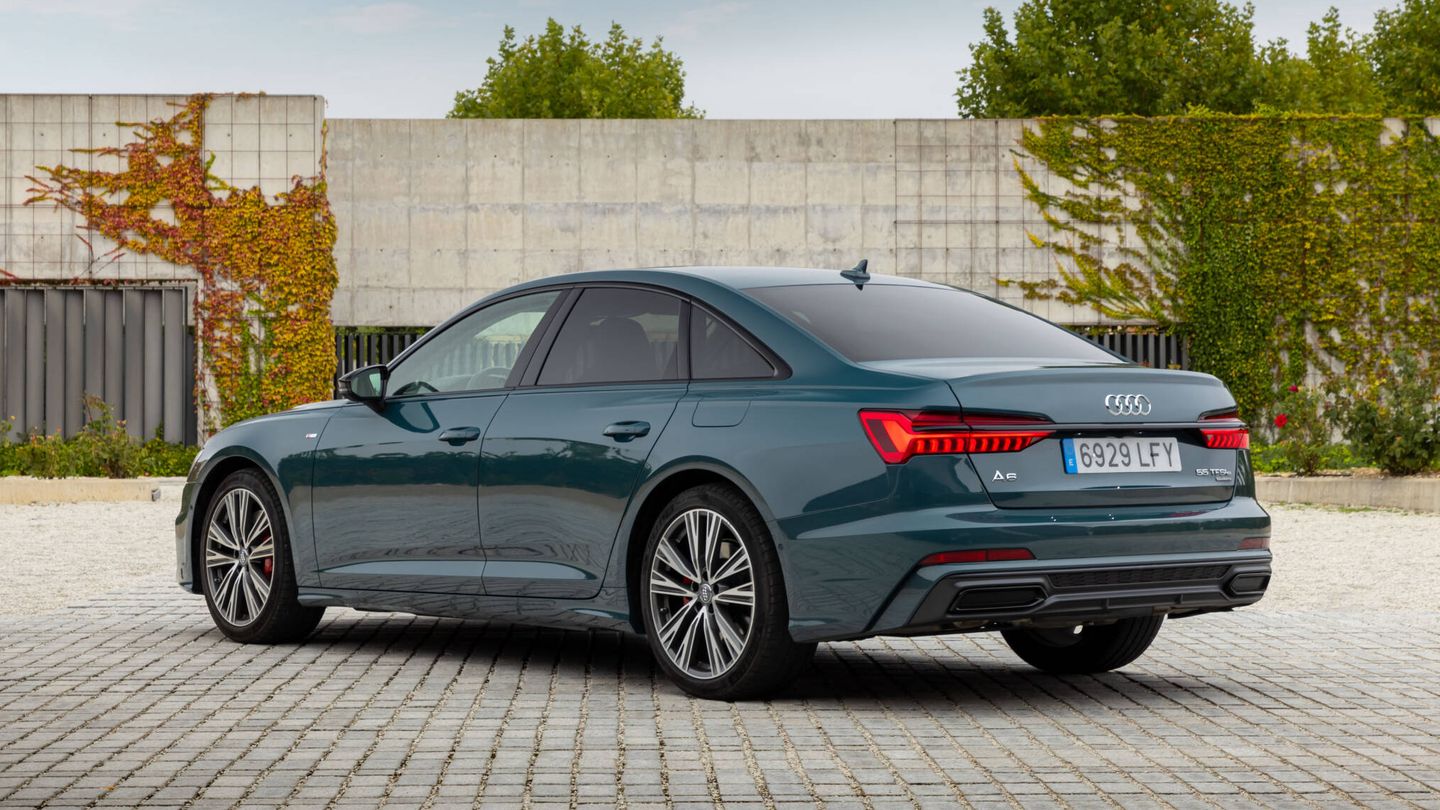 El Audi A6, disponible como berlina y familiar Avant, comparte mecánica con los A7 Sportback y Q5. En todos hay versiones de 299 y 367 CV.
