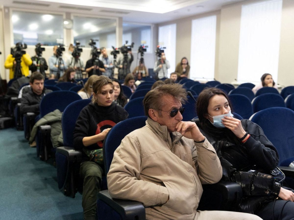 Foto: Sean Penn, en una rueda de prensa en Kiev. (Reuters/Presidencia de Ucrania)