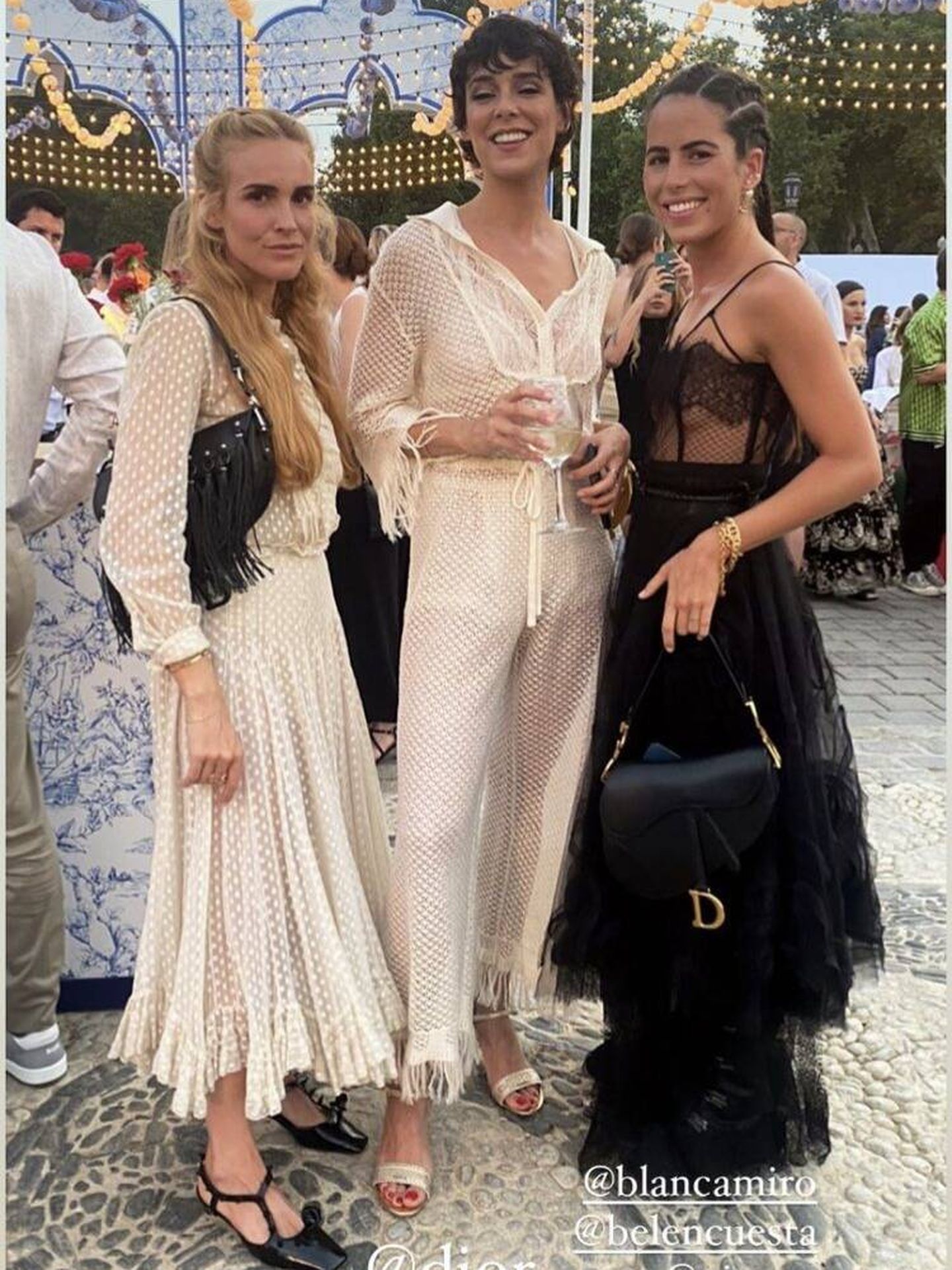 Nina Urgel, junto a Belén Cuesta y Blanca Miró en el desfile de Dior en Sevilla. (Instagram/@ninauc)
