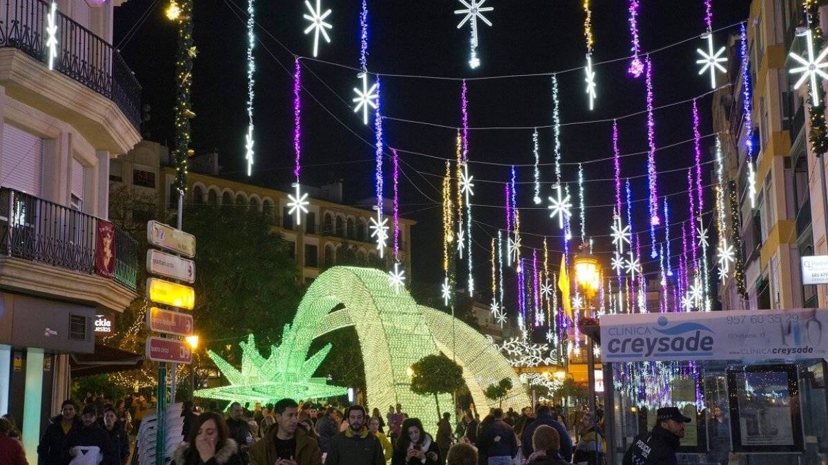 La firma cordobesa Ximénez pone las luces de Navidad en los cinco continentes