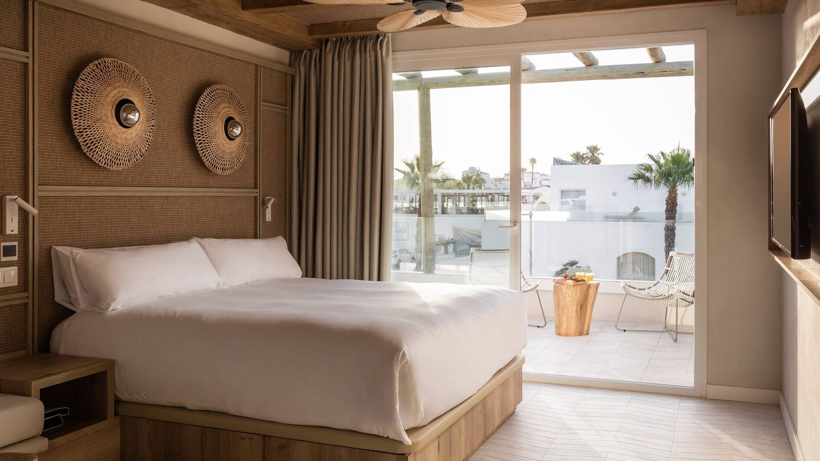 El concepto de Lago Resort Menorca es abierto, integrándose en el pueblo y con cuatro tipos diferentes de alojamiento. (Cortesía)