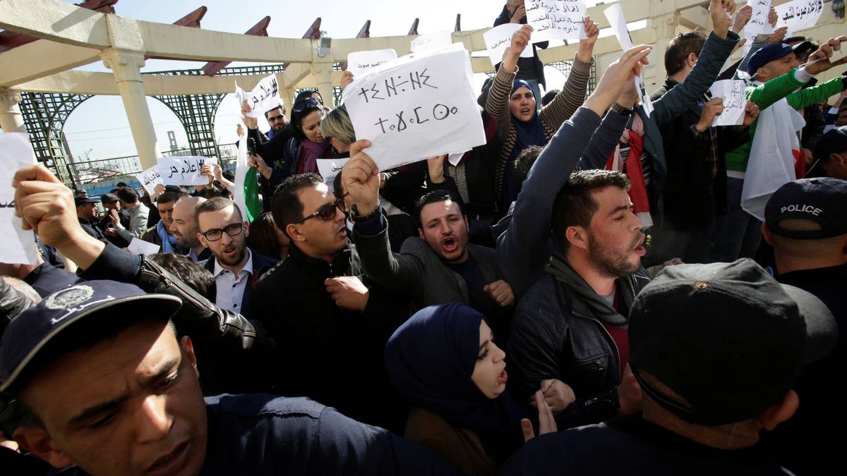 "Bouteflika lárgate": Argelia se enfrenta a la mayor ola de protestas desde hace 30 años