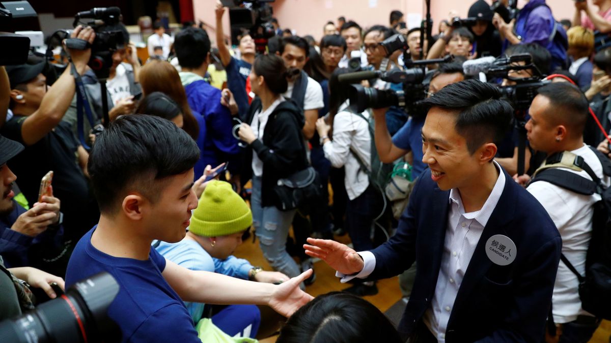 El bloque prodemócrata arrasa en las elecciones locales de Hong Kong 