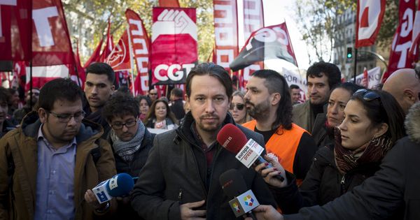 Foto: Pablo Iglesias, líder de la formación morada, frente a los medios. (EFE) 