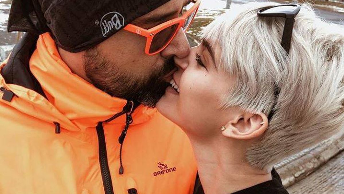 Risto y Laura: inicio de año entre esquís, besos y polémicas por su peso