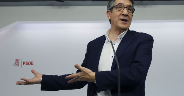 Foto: El candidato a liderar el PSOE Patxi López durante su comparecencia tras el debate. (EFE)