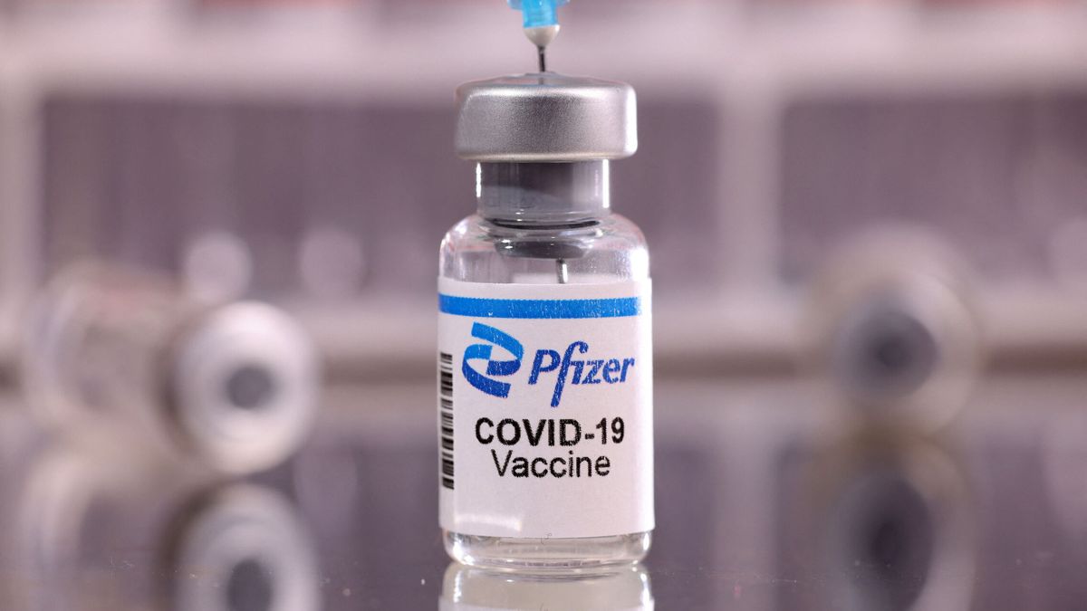 Asocian la vacuna de Pfizer con un mayor riesgo de inflamación del corazón
