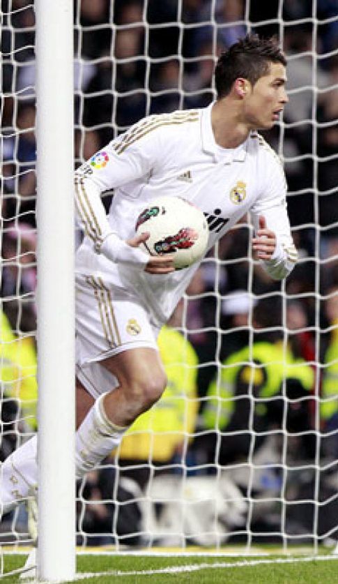 Foto: CR7, el 'extraterrestre', revolucionó al Bernabéu con su sexto 'hat-trick'