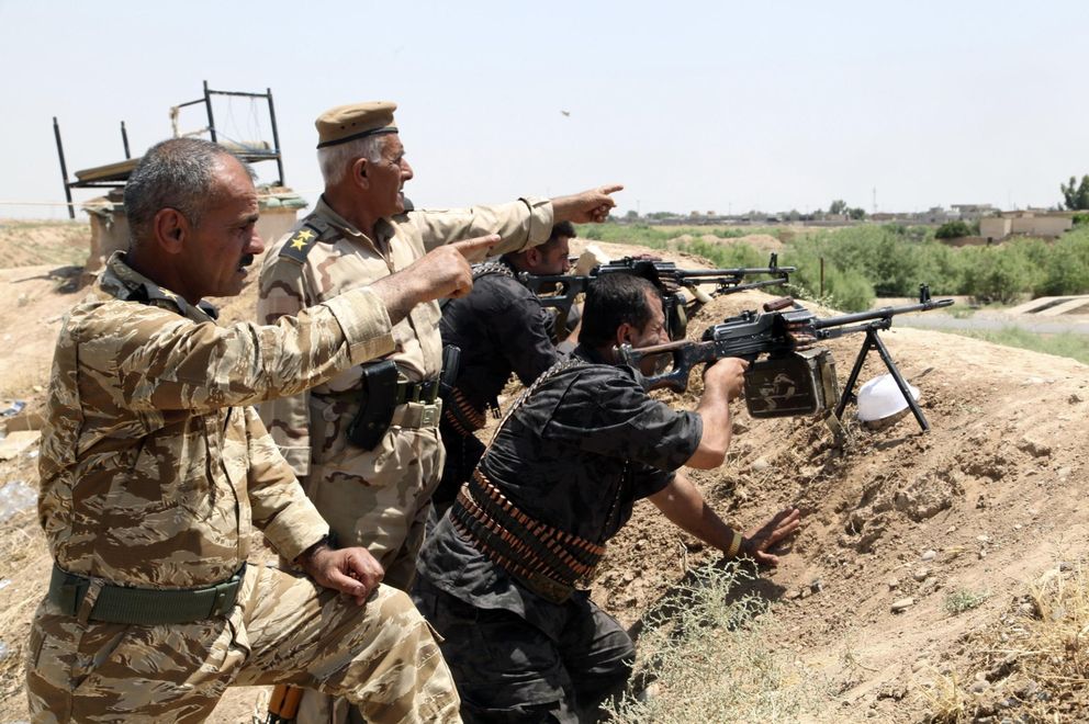 Combatientes kurdos luchan con milicianos del ISS en las afueras de  Kirkuk (Reuters).