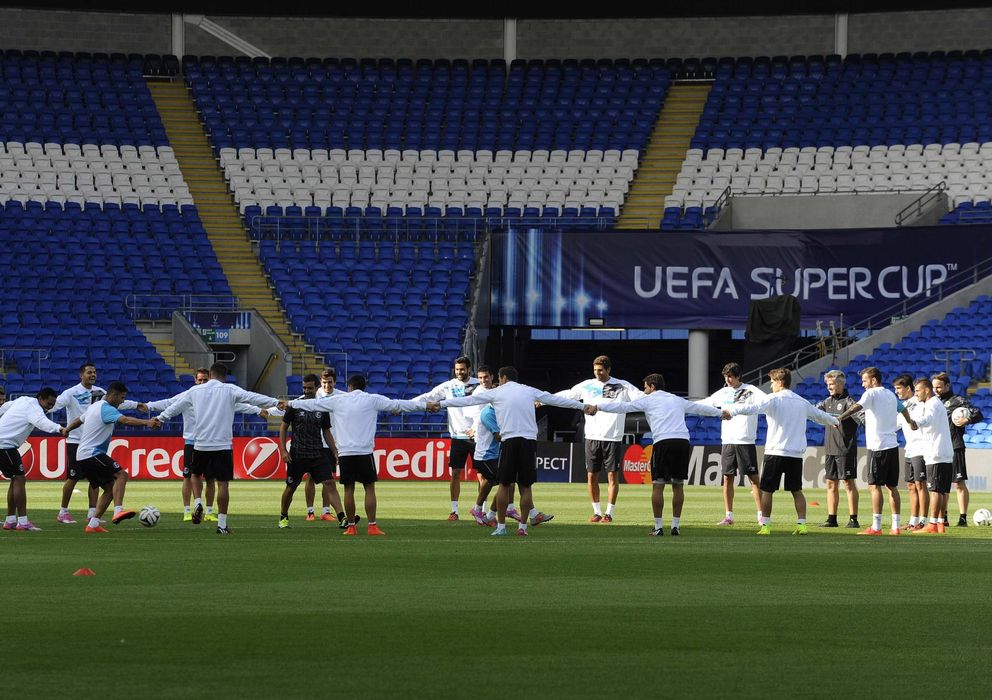 Foto: Imagen del entrenamiento del Sevilla en el Cardiff City Stadium (Reuters)