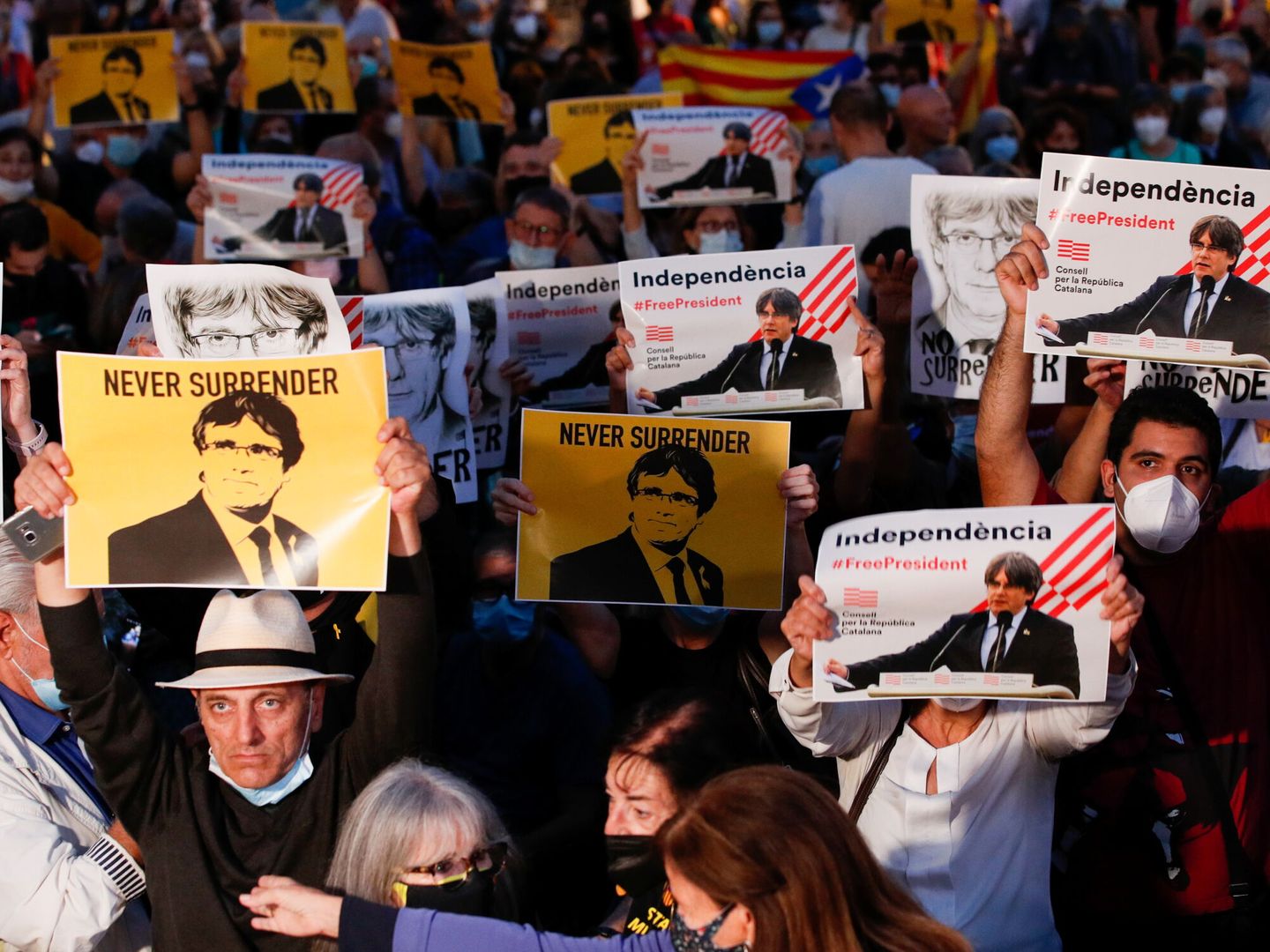 Una protesta a favor de la liberación de Puigdemont. (Reuters)