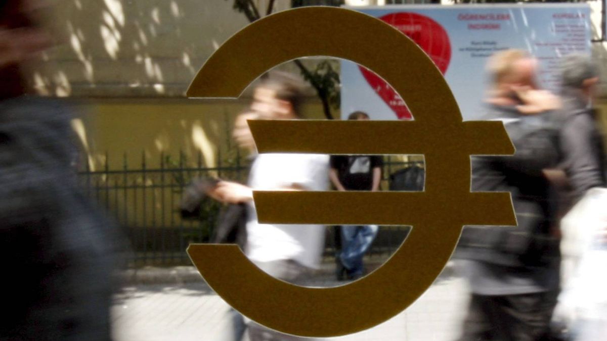 El euro cae a mínimos de 2005 tras el espaldarazo del Tribunal europeo al BCE