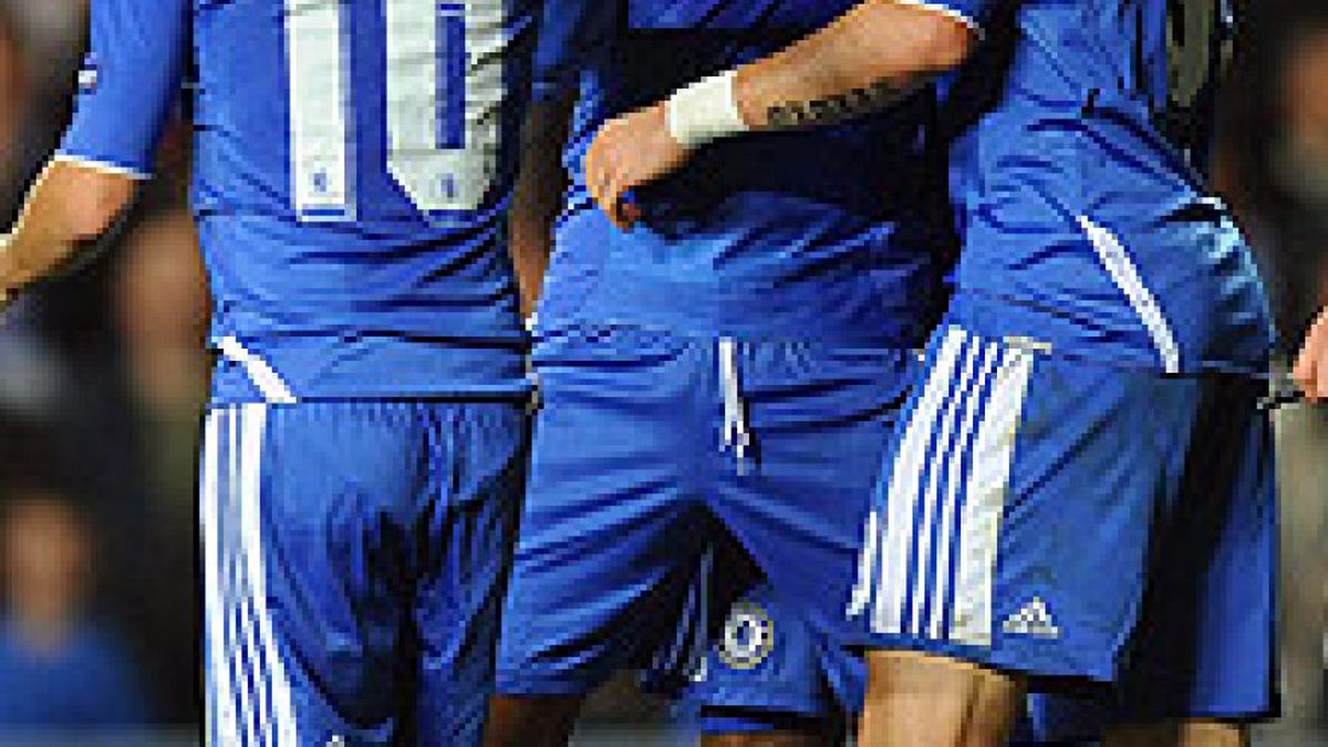 Mata y un resucitado Torres lideran al Chelsea en su victoria sobre el Bayer