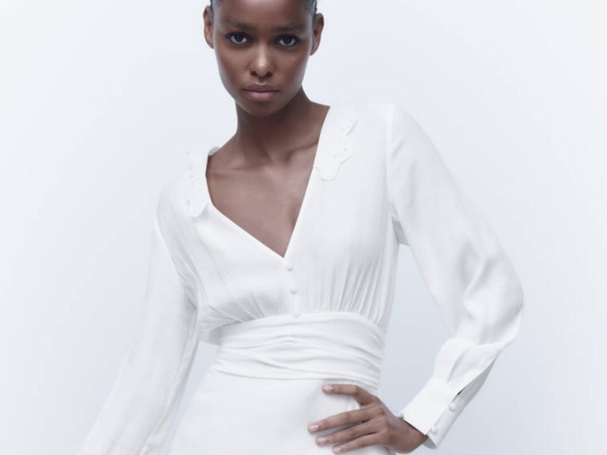 rifle A través de moverse El nuevo vestido blanco de Zara con efecto vientre plano