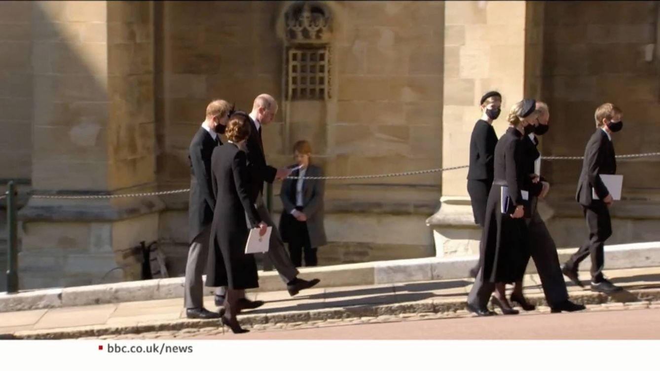 El inesperado acercamiento de Harry y Guillermo en el funeral de su abuelo
