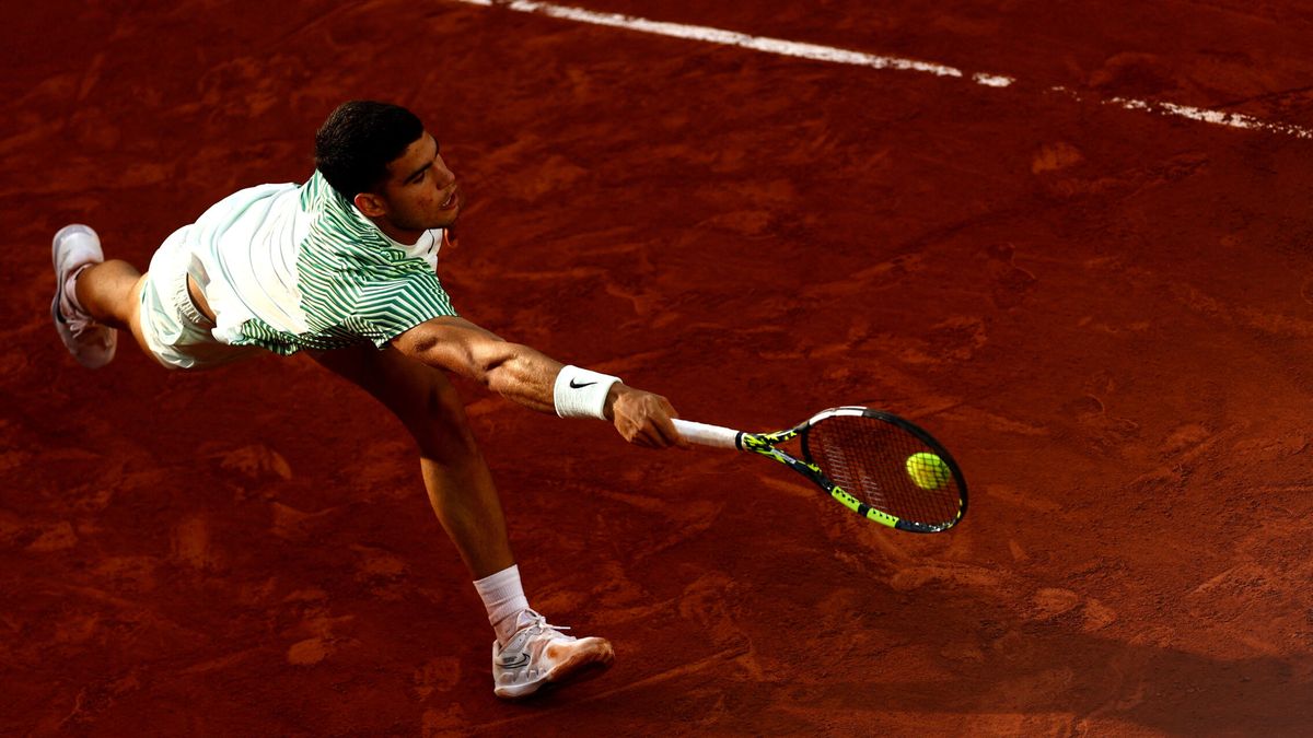 El espectacular golpe de Carlos Alcaraz que dejó a su rival en Roland Garros con la boca abierta