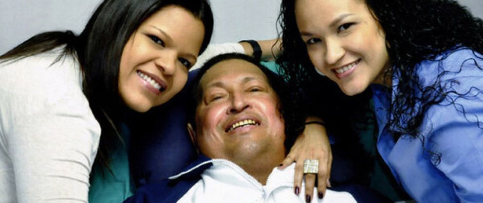 Foto: El Gobierno muestra fotos de Chávez sonriente y dice que lleva una cánula para respirar