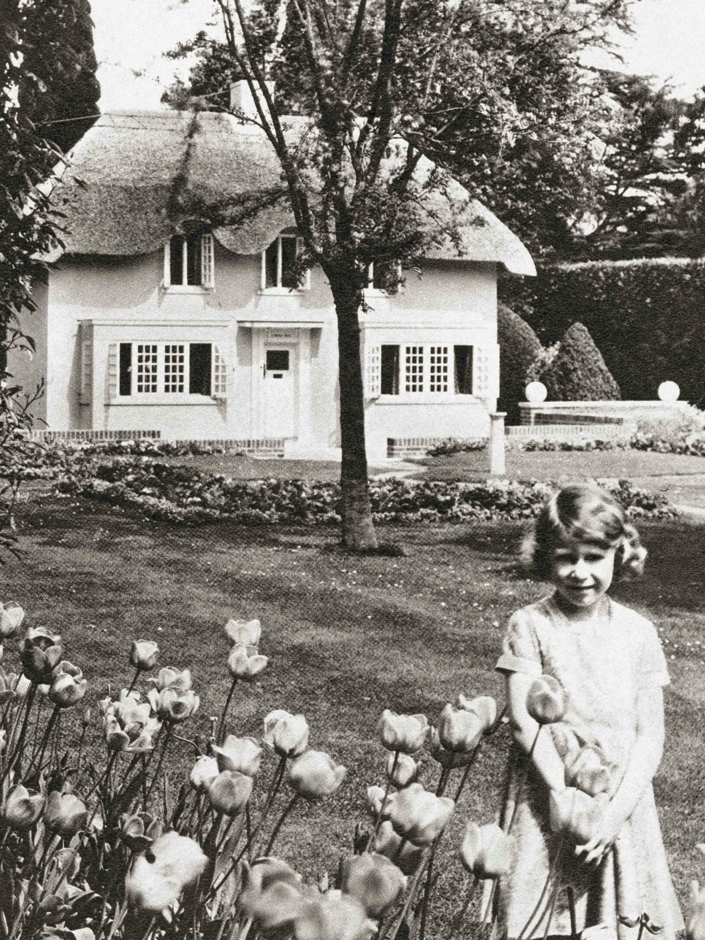 La Casita o Welsh Cottage con Isabel a la edad de nueve años. (Cordon Press/Ken Welsh)