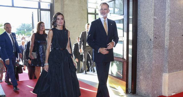 Los reyes Felipe VI y Letizia presiden el arranque de temporada del Teatro Real de Madrid con el estreno de 'Medea' de Luigi Cherubini. (EFE/Kiko Huesca) 