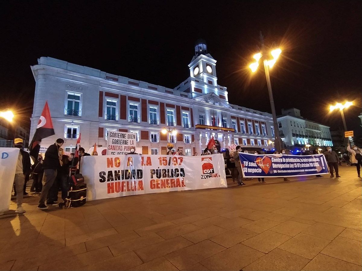 Foto: Manifestantes en la Puerta del Sol. (CGT)
