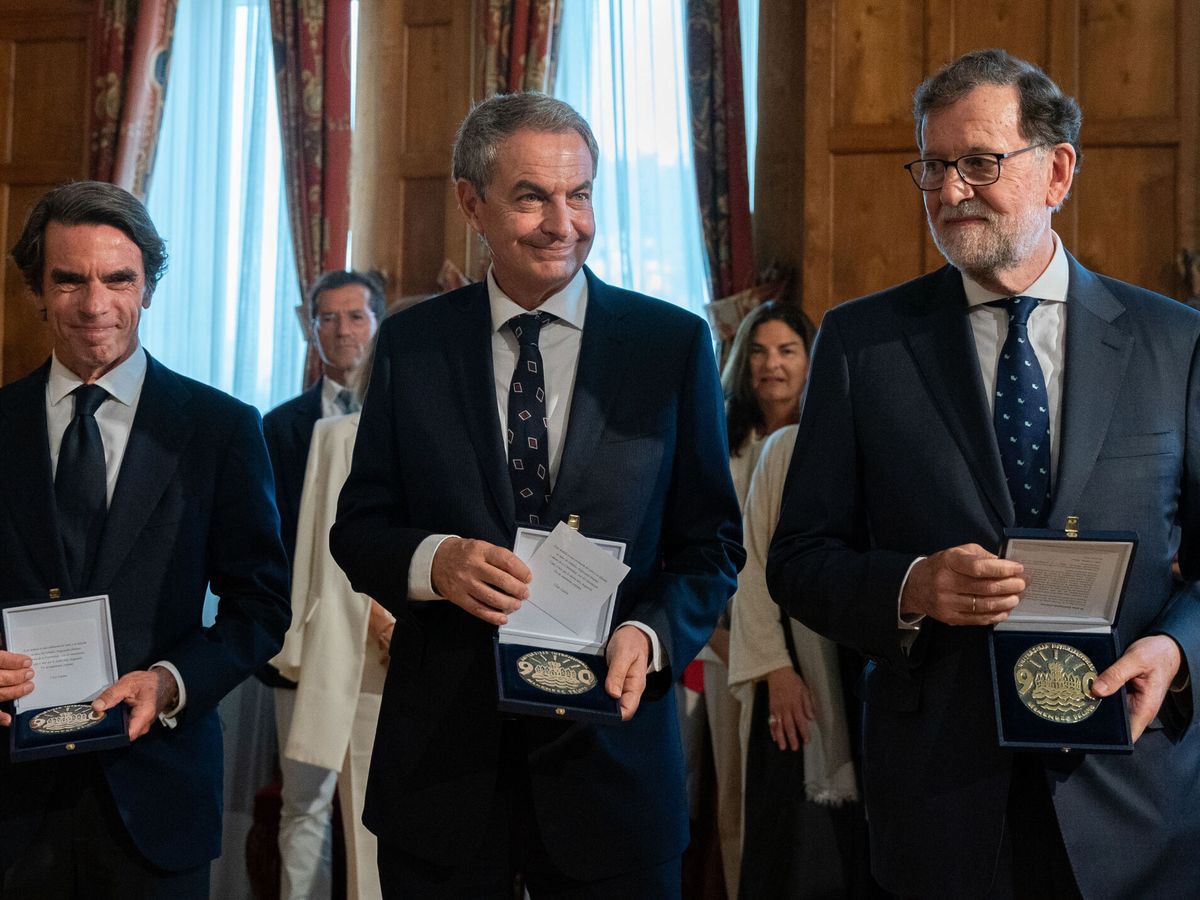 Foto: Los expresidentes José María Aznar, José Luis Rodríguez Zapatero y Mariano Rajoy. (EFE/Román G. Aguilera)