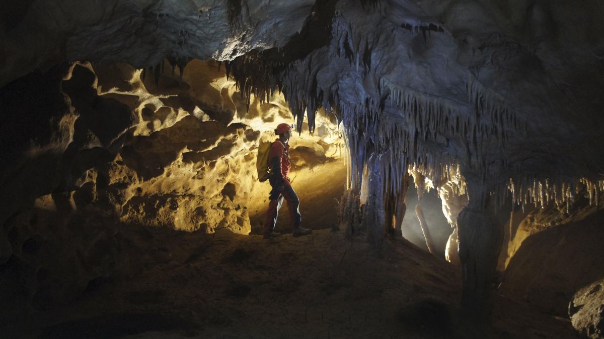 Localizadas "en buen estado" las espeleólogas desaparecidas en la cueva de Cantabria
