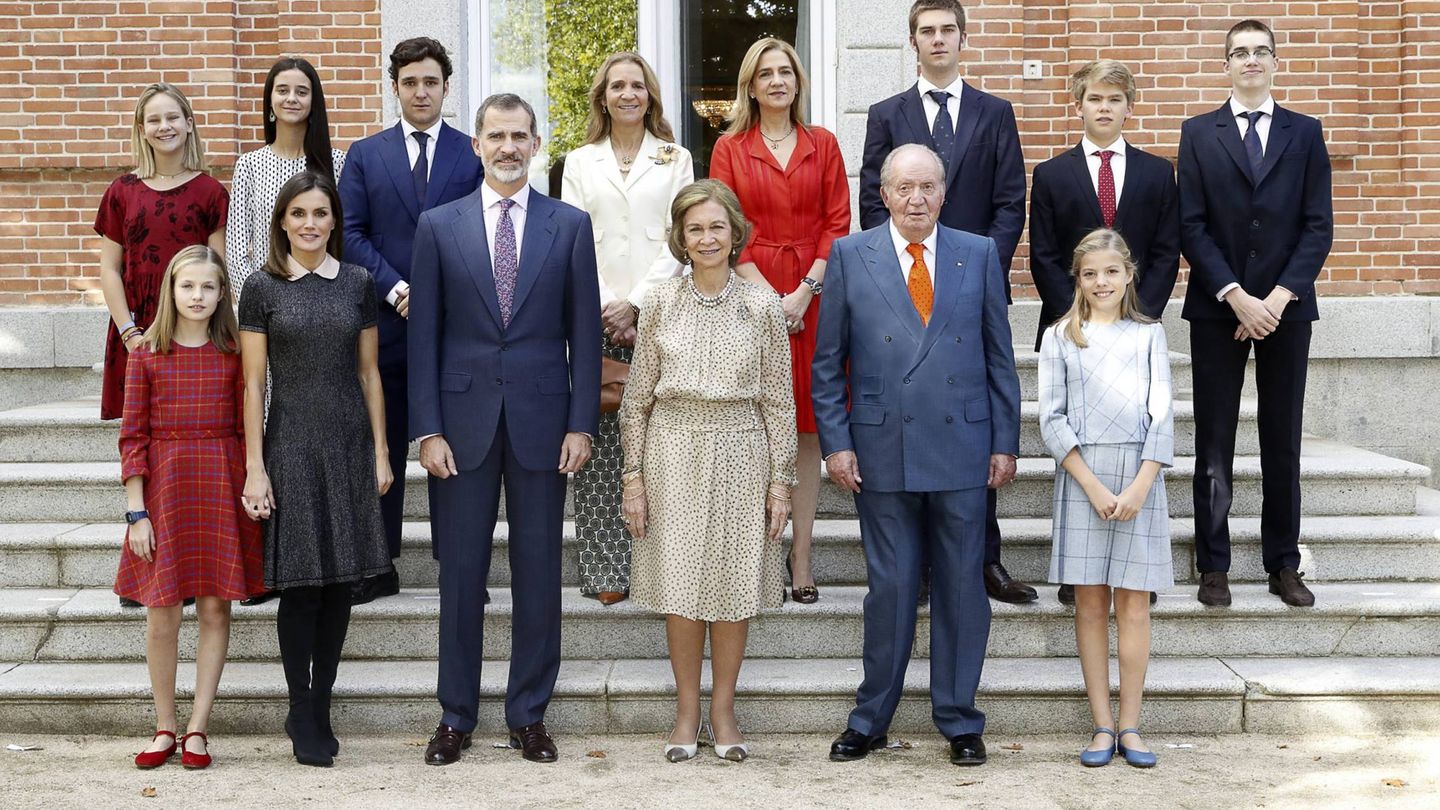 En una de las últimas imágenes con (casi) toda la familia. (Casa Real)