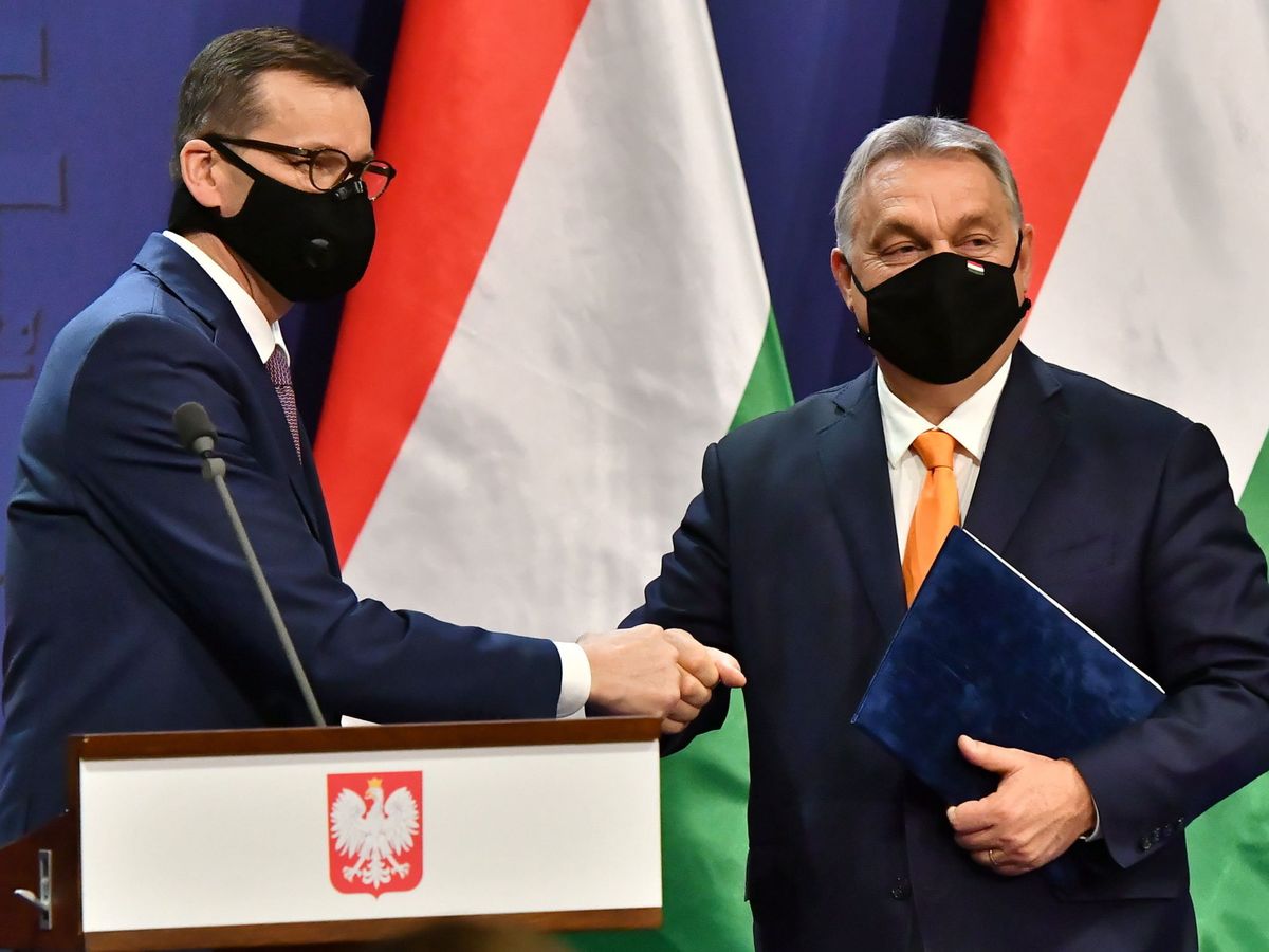 Foto: El primer ministro polaco, Mateusz Morawiecki (i) y el primero ministro Húngaro,  Viktor Orban. (EFE)
