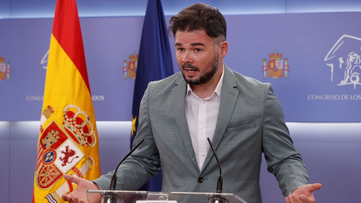 Rufián dice ahora que Junts "no es tan de derechas" tras su pacto con ERC en Cataluña