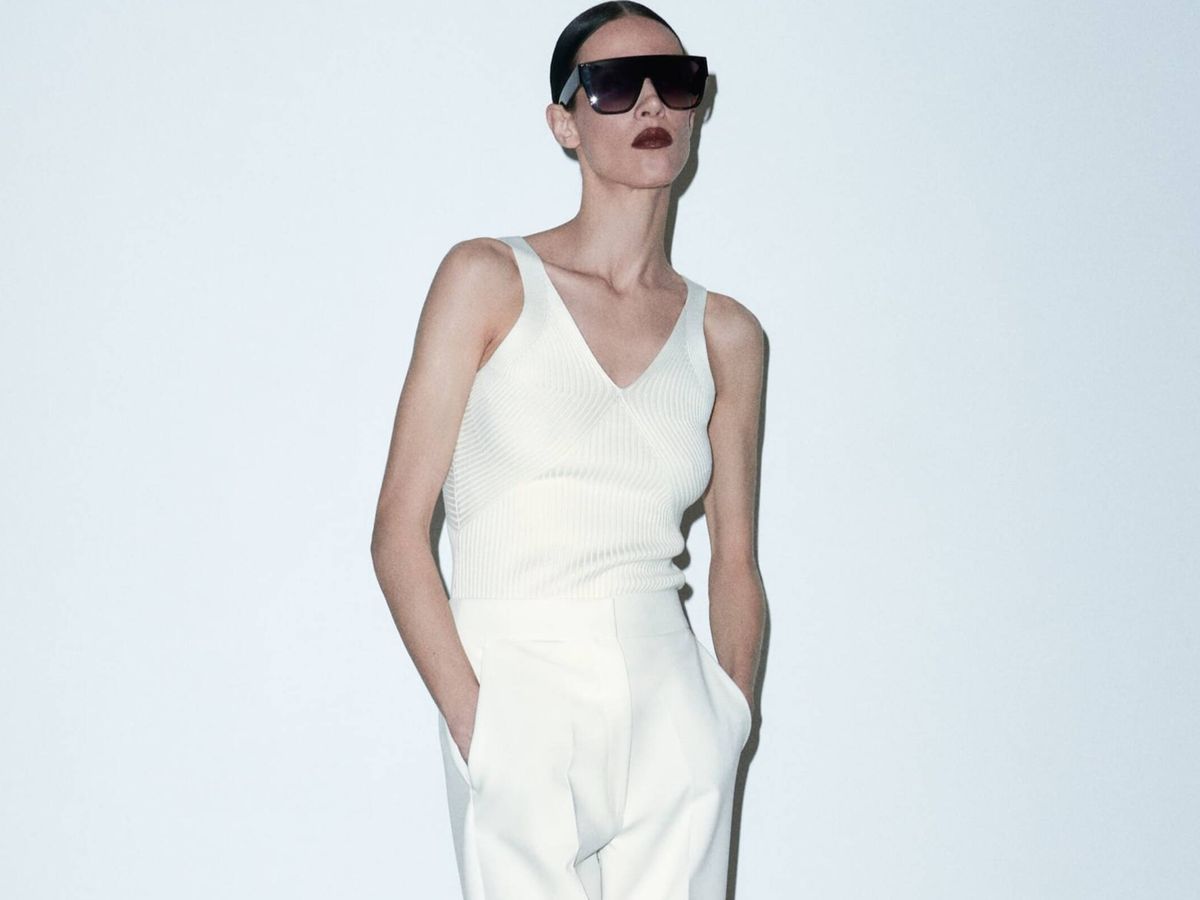 Foto: El pantalón blanco perfecto lo tiene Zara y es genial para ir elegante y moderna esta primavera. (Cortesía)