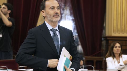 Nueva crisis entre el PP y Vox en Baleares por colgar la bandera LGTBI: Es una traición