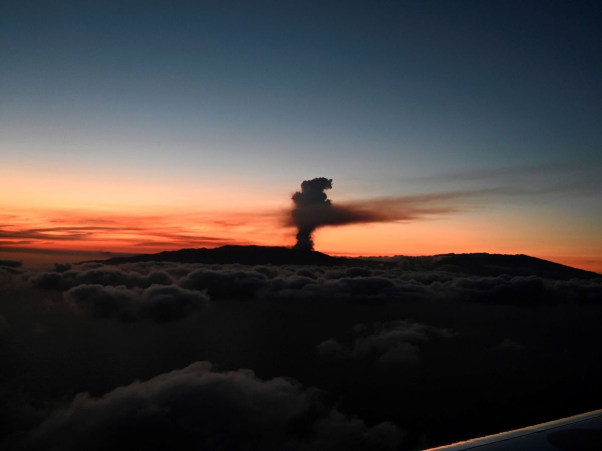 Foto: Vista de la erupción. (EFE)