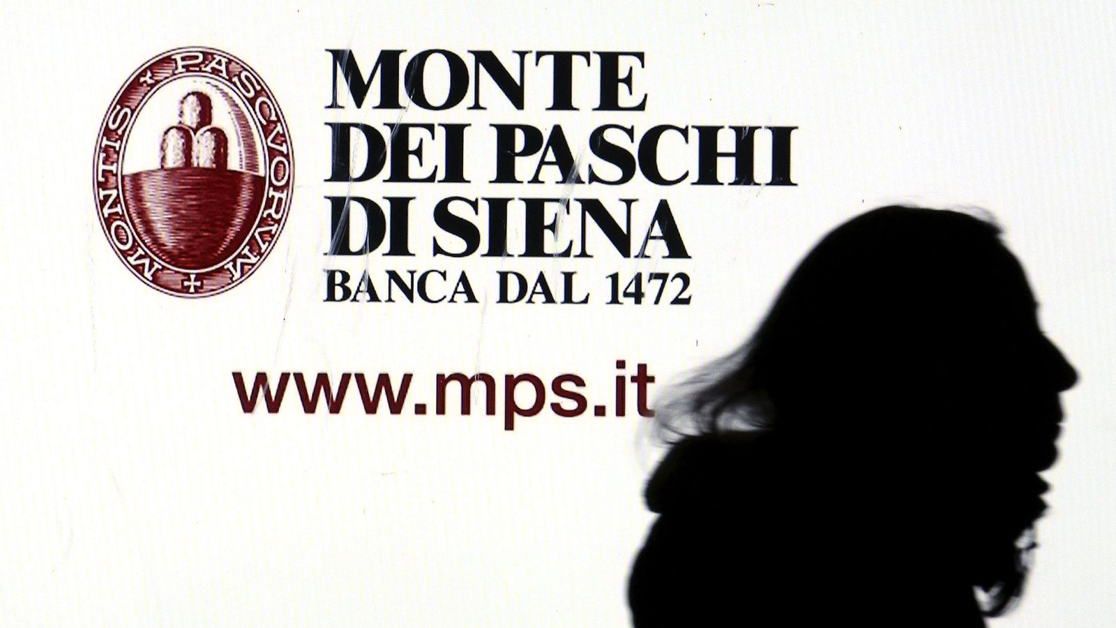 Foto: Cartel publicitario de Monte dei Paschi (Reuters)