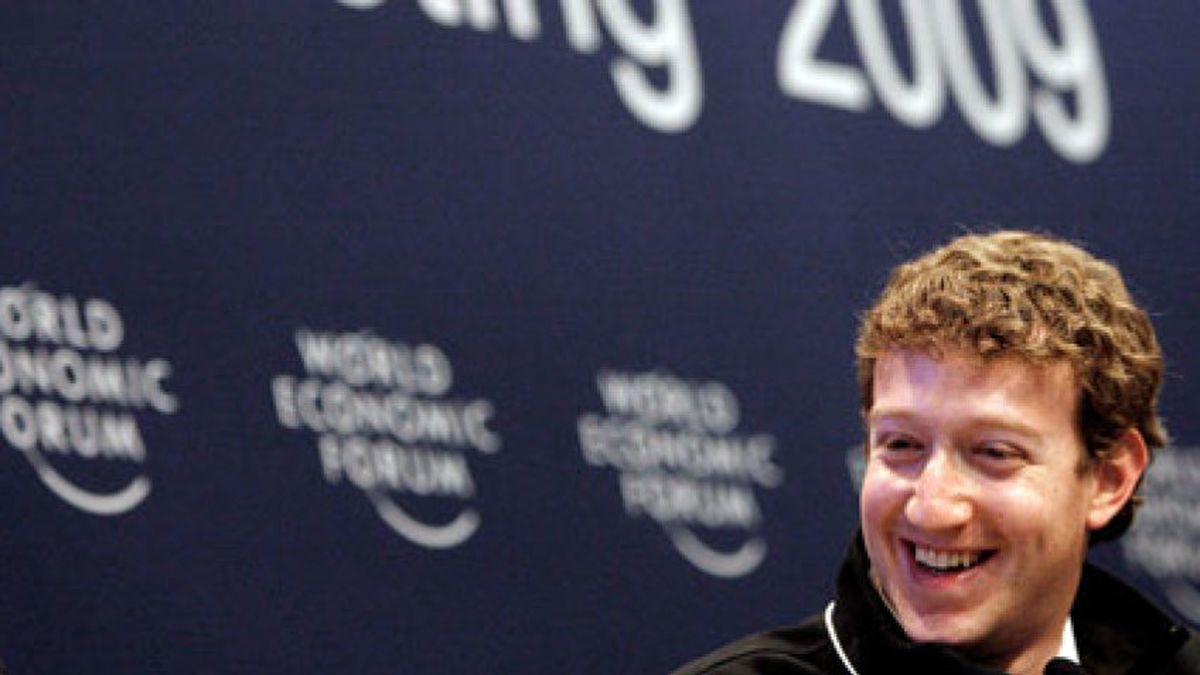 Facebook ultima su salida a bolsa con el mal precedente de Linked-in
